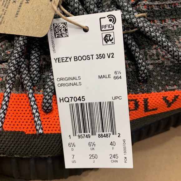 SOLD Yeeze boost 350 v2 - Picture 5 of 8